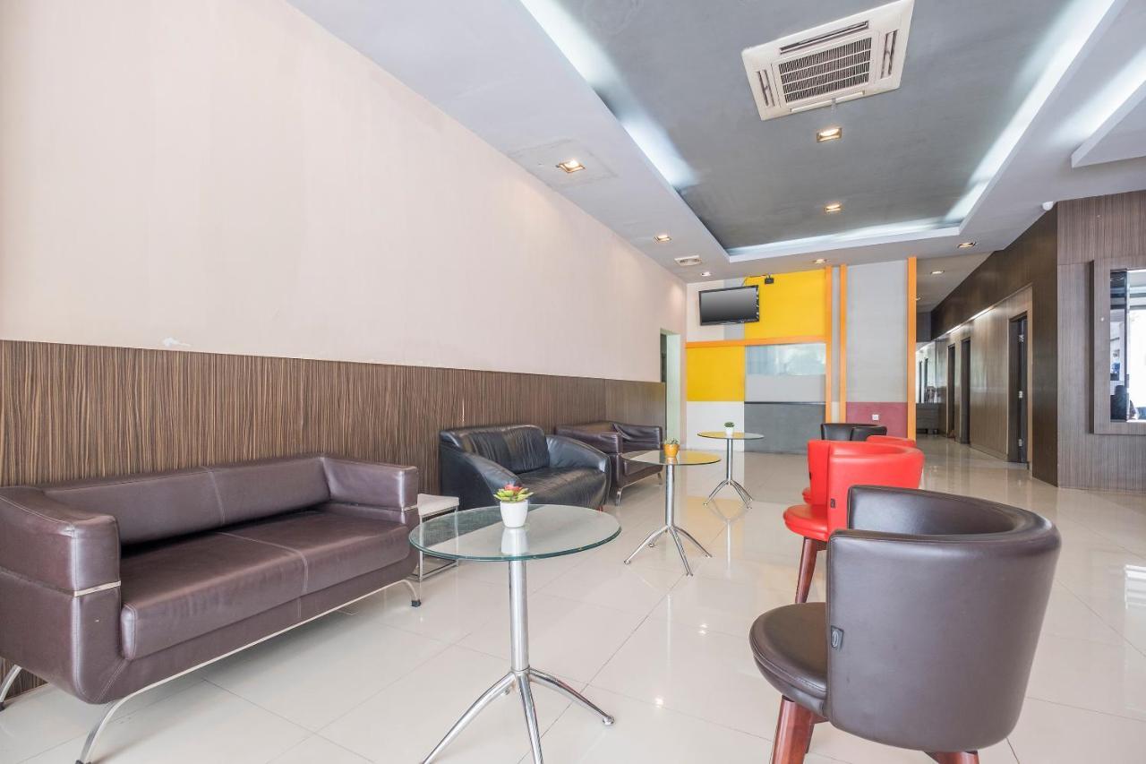 New Legend Hotel Makassar Exterior foto