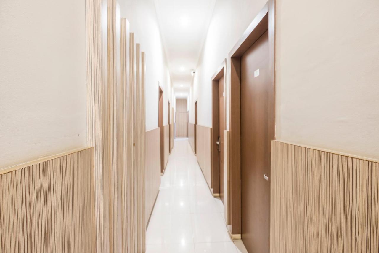 New Legend Hotel Makassar Exterior foto