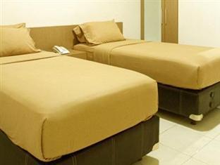 New Legend Hotel Makassar Exterior foto